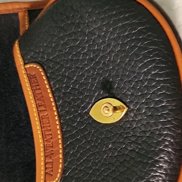 Vintage Mini-Dooney & Bourke Crossbody  Purse 6" W X 4 1/2" H (32) - Picture 8 of 12